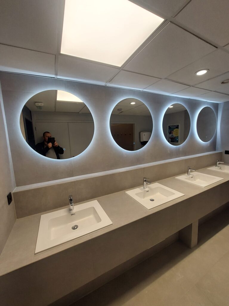 Country club — Vestiaires & sanitaires · Bruxelles · 300 m²