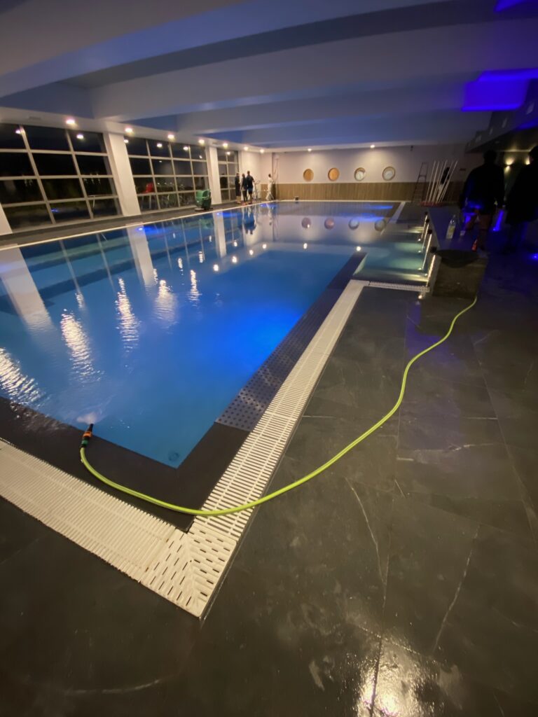 Wellness Arts-Loi — Piscine & spa · Bruxelles