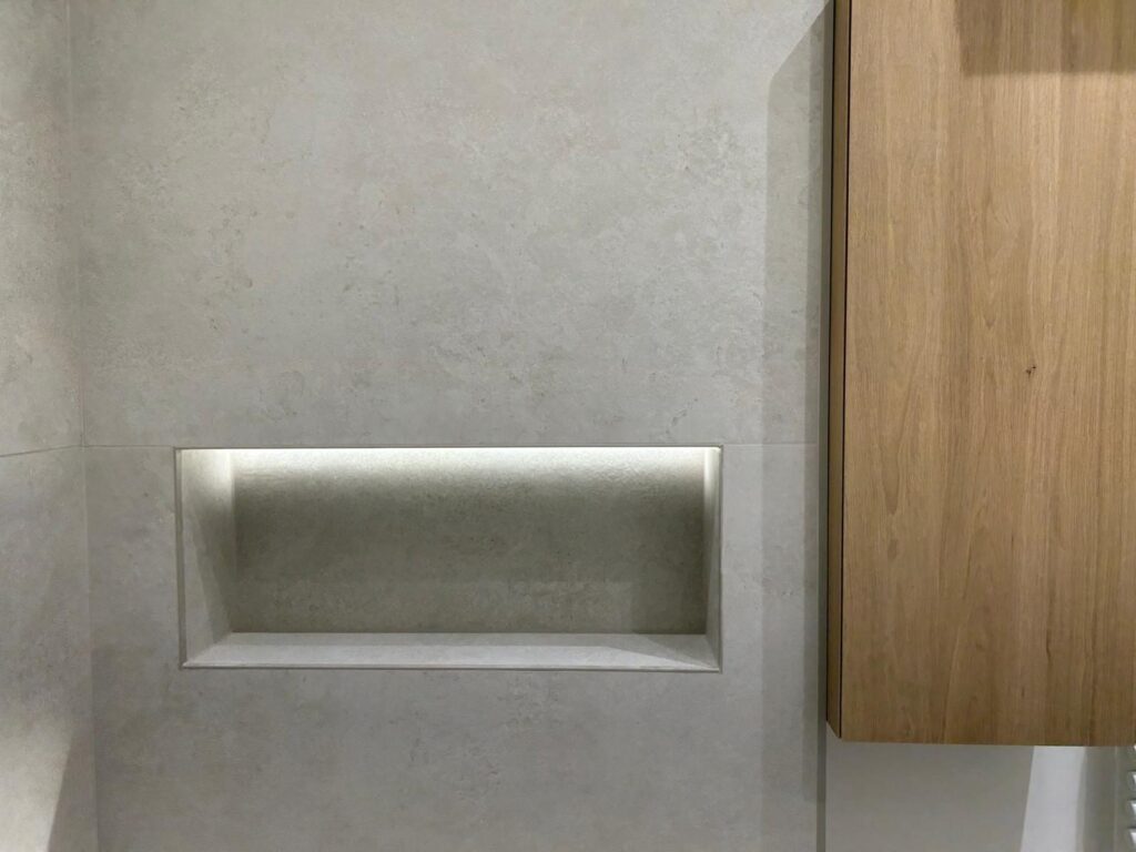 Niche de douche encastrée avec éclairage LED